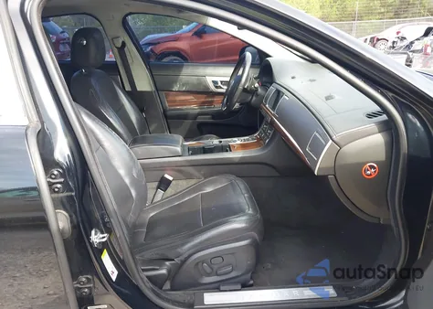 2010 Jaguar Xf Premium z USA, uszkodzony, nr VIN SAJWA0GB8ALR57900